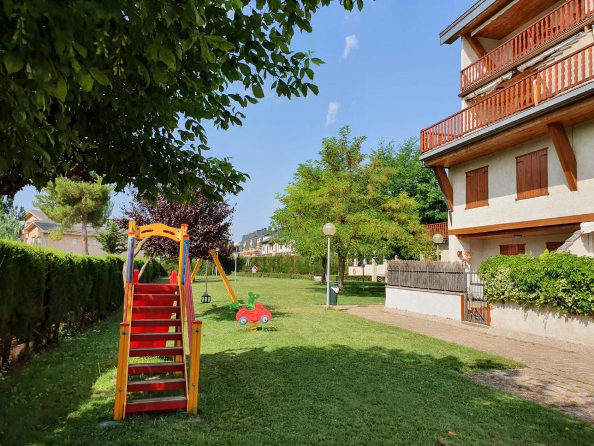 Apartamento Goxoa Jaca Exterior photo